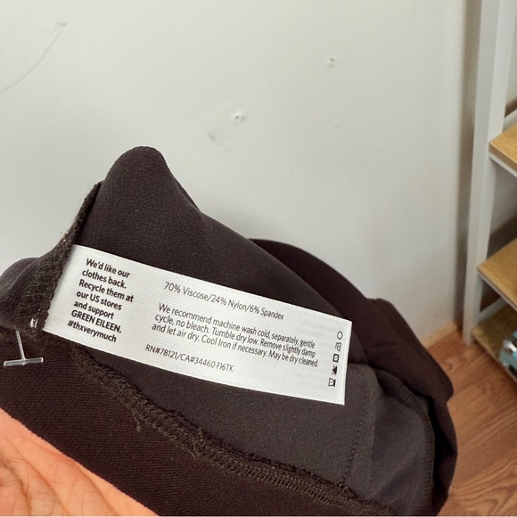 Eileen Fisher Washable Stretch Crepe Knit Slim Pants Minimalist Soft Luxe Basics - Picture 4 of 4